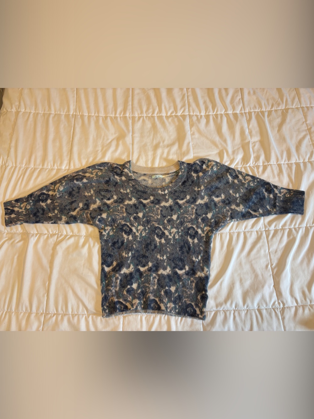 Kimchi Blue Blue and Gray Marbled Crewneck Sweater